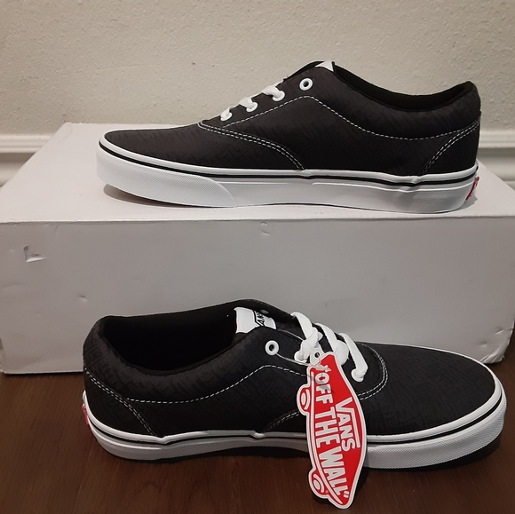 Vans - Picture 4 of 4